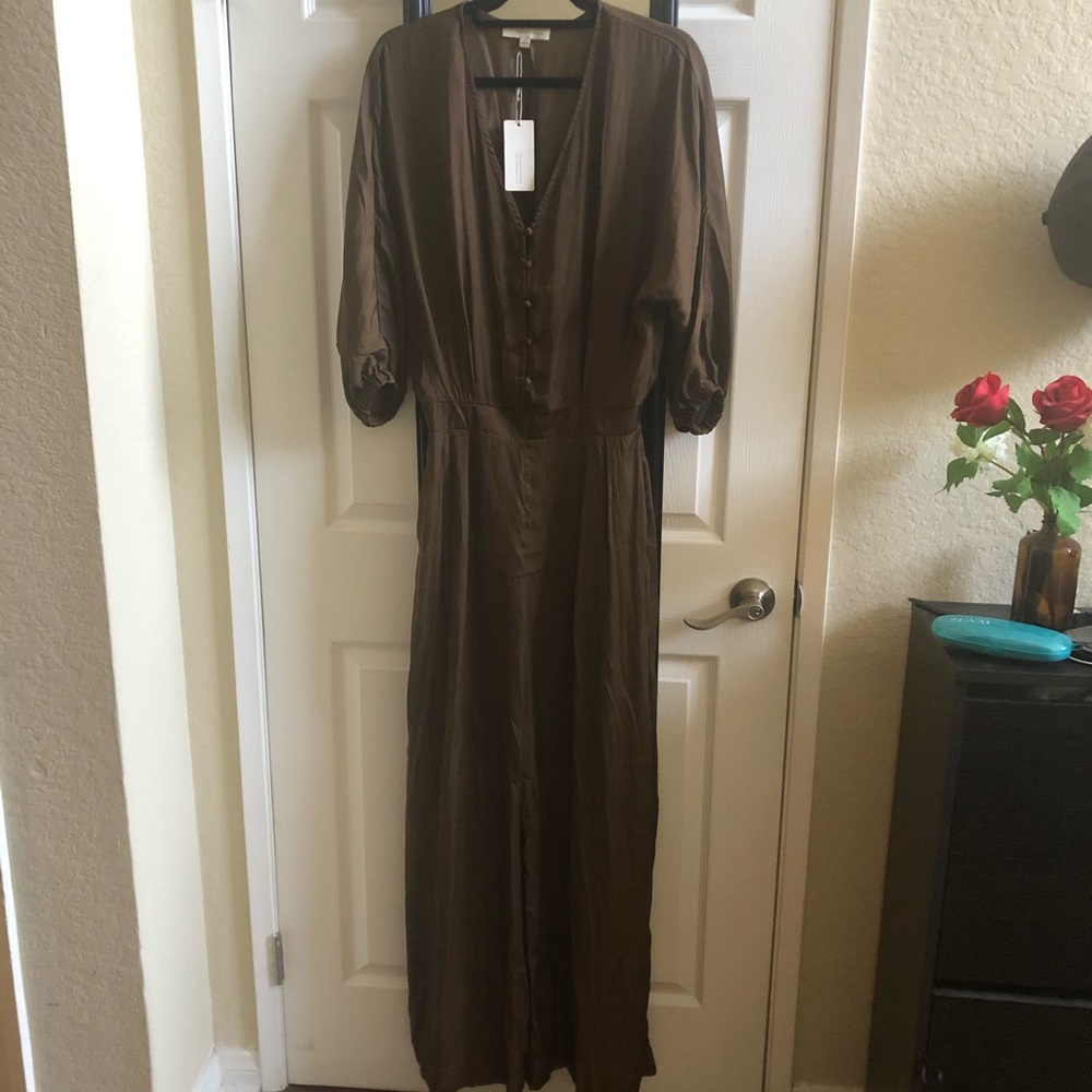 NWT FLOWY JUMPSUIT BROWN